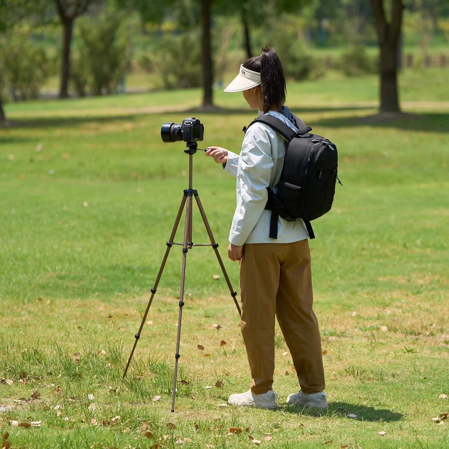 Lightweight 50-inch Tripod Stand with Quick-Release Plate, Aluminum - Image 7
